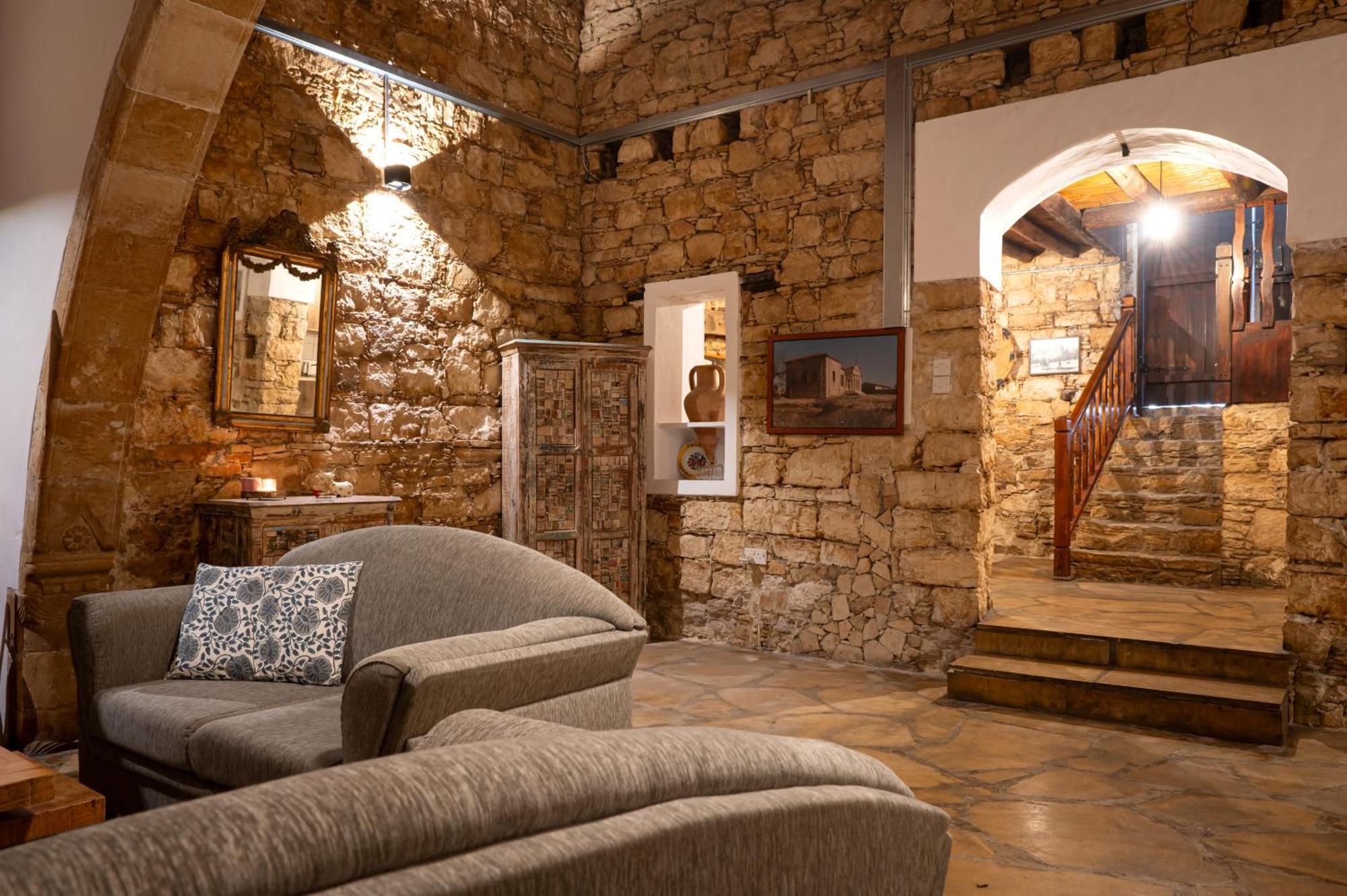 Oinoessa Traditional Boutique Guest Houses Lofou Luaran gambar