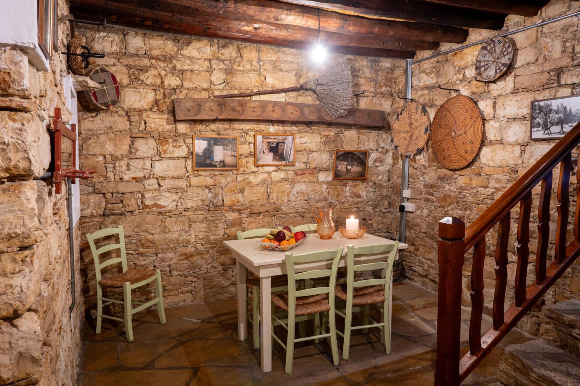 Oinoessa Traditional Boutique Guest Houses Lofou Luaran gambar