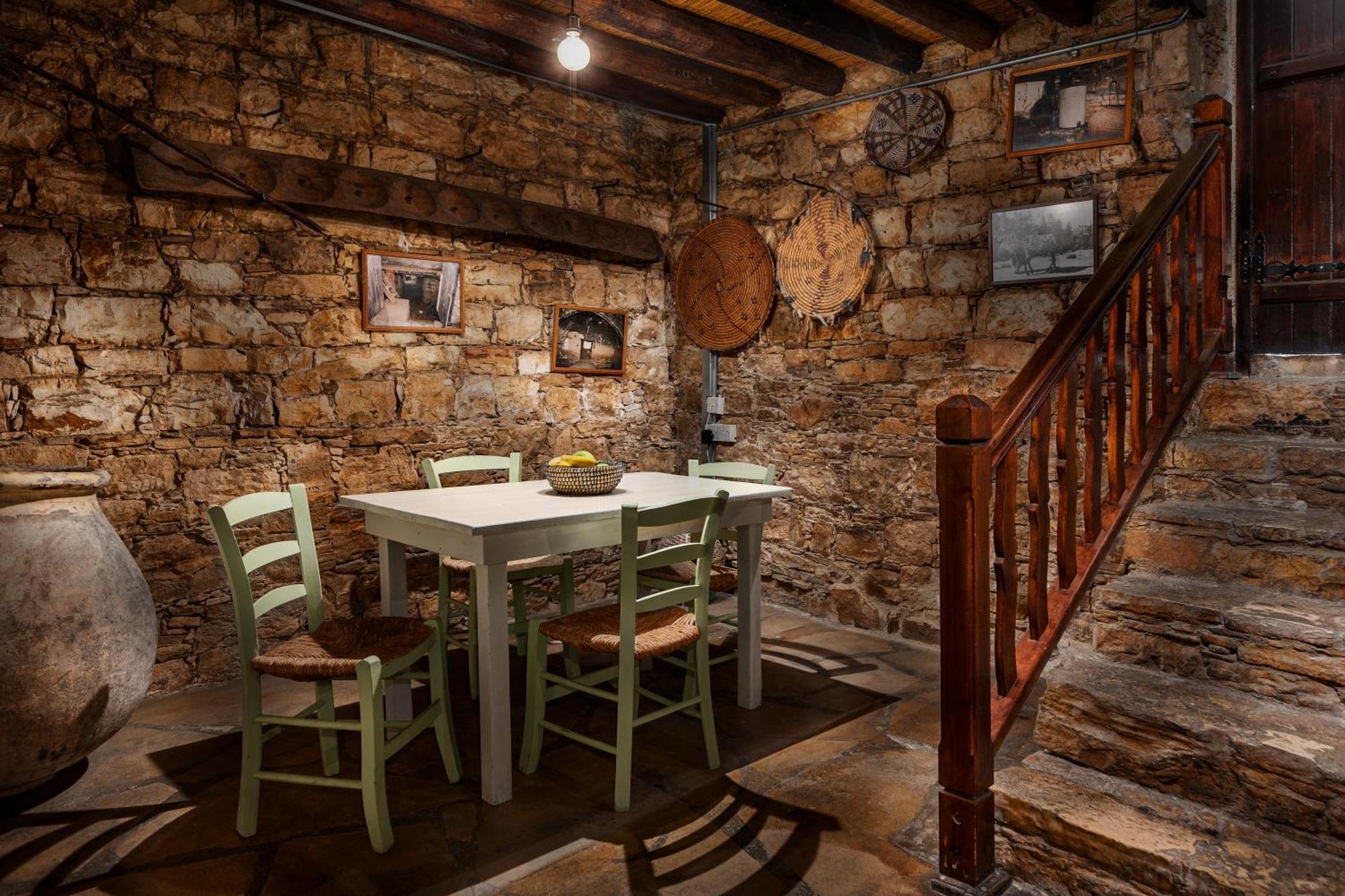 Oinoessa Traditional Boutique Guest Houses Lofou Luaran gambar